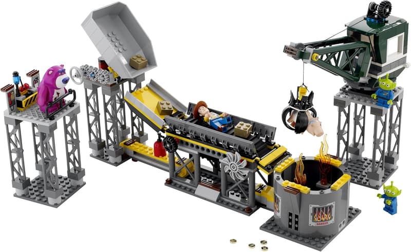 LEGO Toy Story Trash Compactor Escape Set (7596)