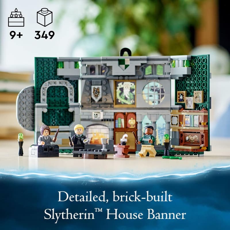 Harry Potter Slytherin House Banner Building Set with Minifigure