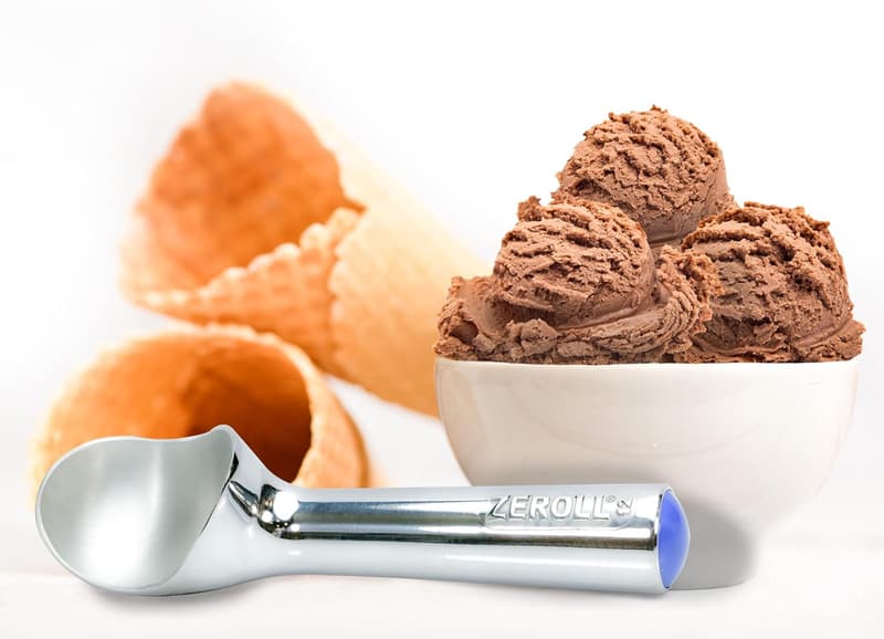 Zeroll Ice Cream Scoop with Heat Conductive Handle, Silver