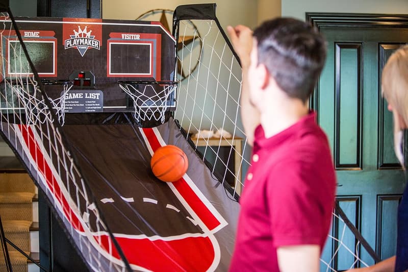 Double Shootout Basketball Game with 4 Balls & Pump
