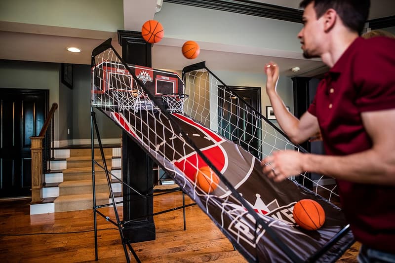 Double Shootout Basketball Game with 4 Balls & Pump