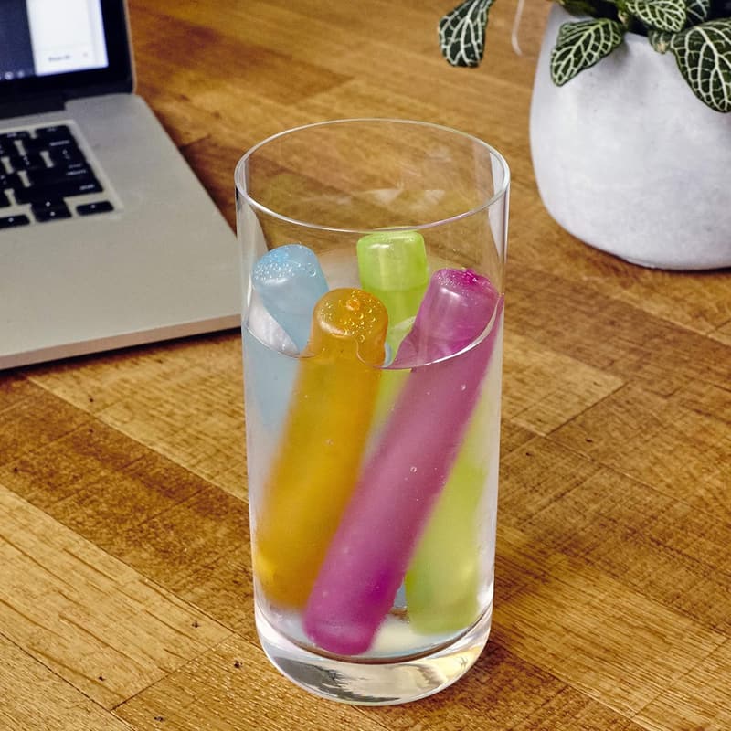 Colorful Reusable Plastic Ice Cubes - Set of 8 for Drinks