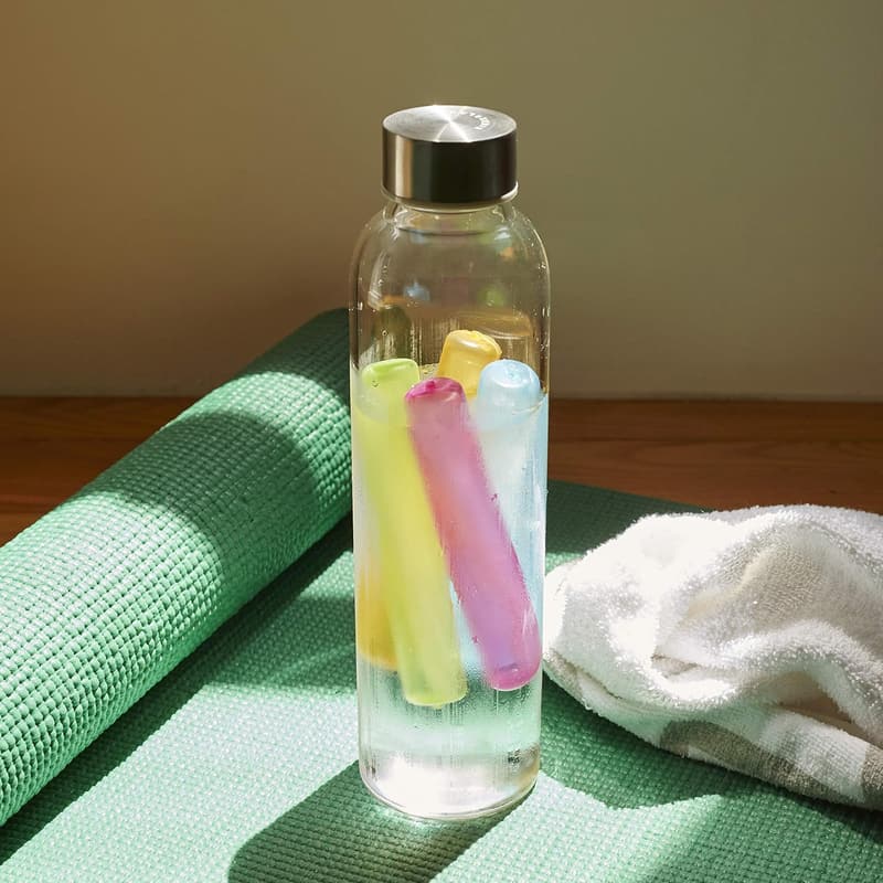 Colorful Reusable Plastic Ice Cubes - Set of 8 for Drinks