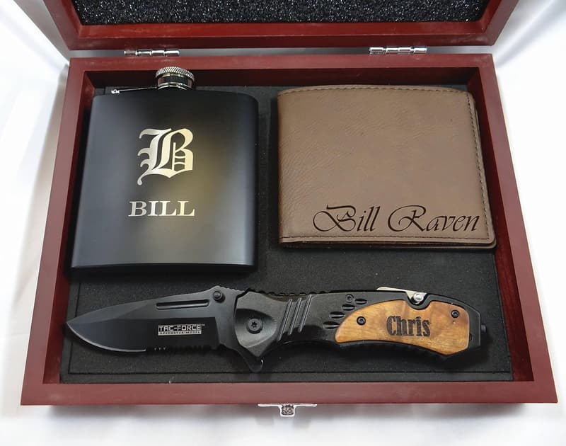 Personalized Groomsmen Gift Set with Knife