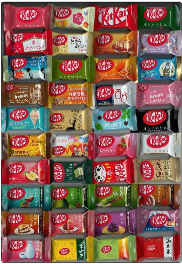 Japanese Kit Kat Mini Bar Assortment with Green Tea Set (24 pcs)