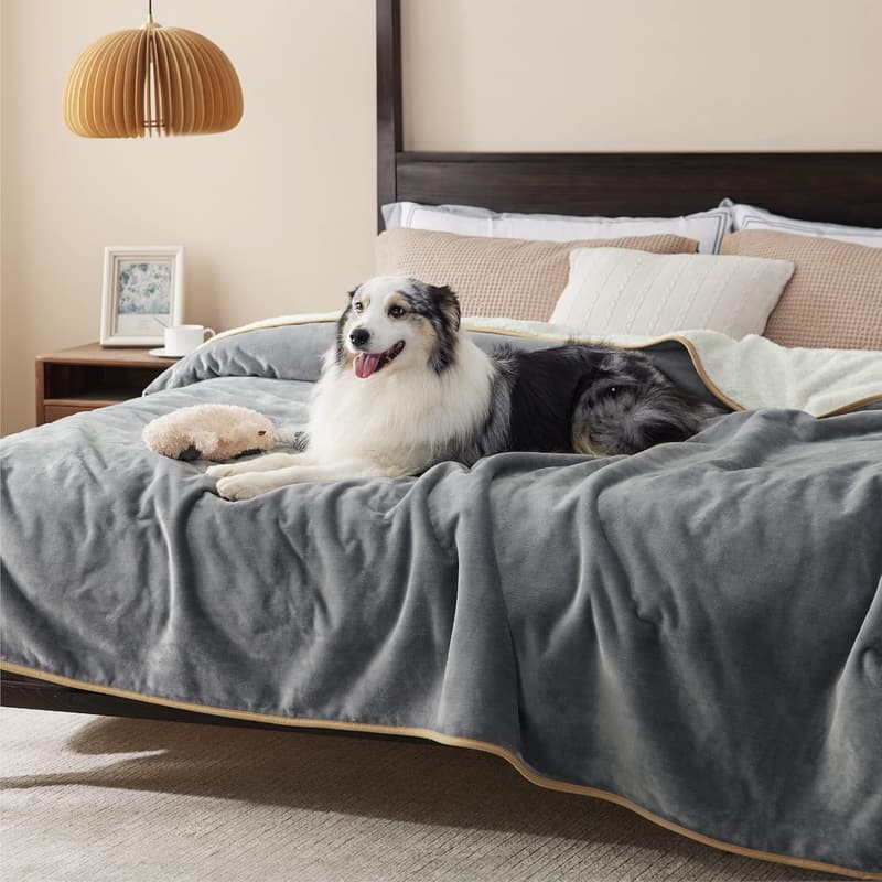 King Size Waterproof Sherpa Fleece Pet Blanket for Dogs