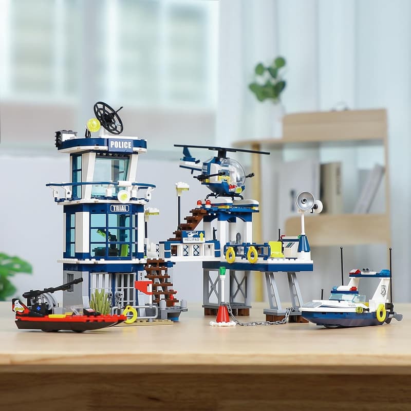 Police Station STEM Building Set for Kids, Compatible with Lego - 565 PCS