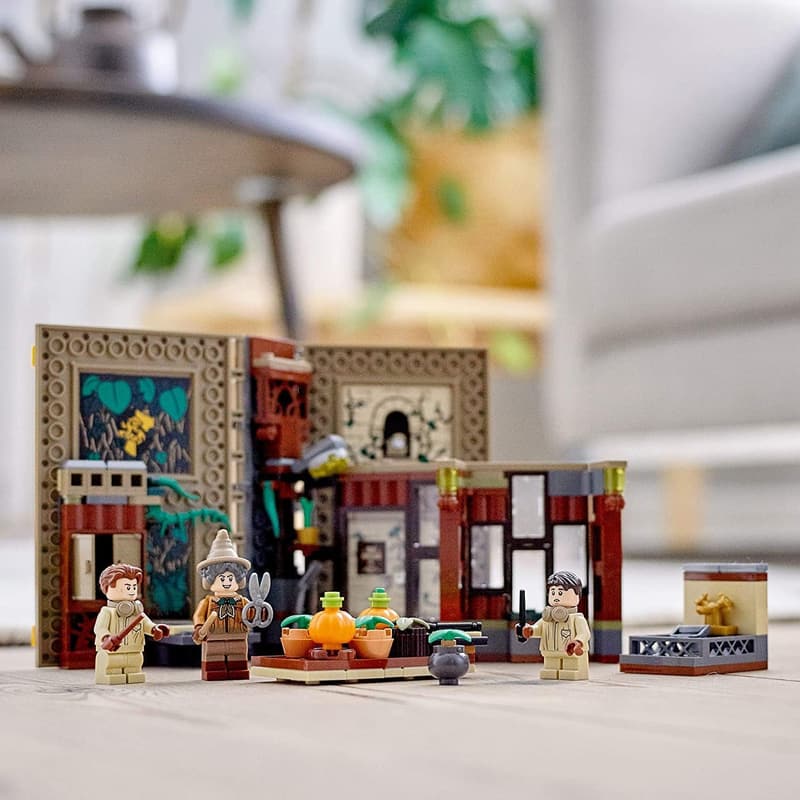 Harry Potter Herbology Class LEGO Set 76384 (233 Pieces)