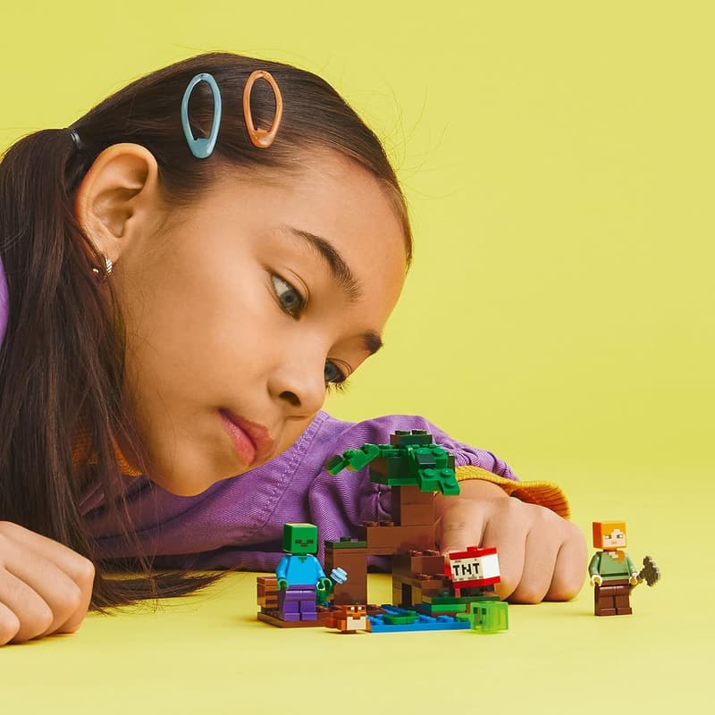 LEGO Minecraft Swamp Adventure Set with Alex & Zombie Figures