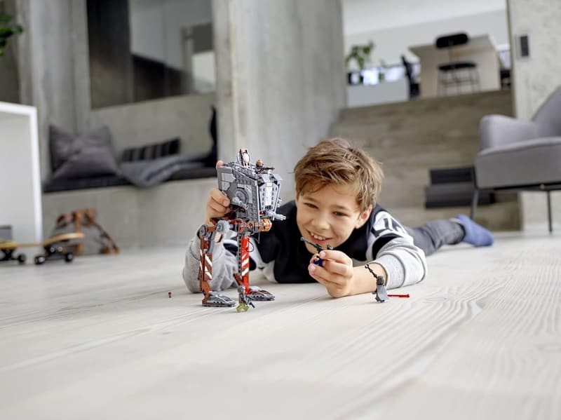 LEGO Star Wars AT-ST Raider Building Kit (540 Pieces)