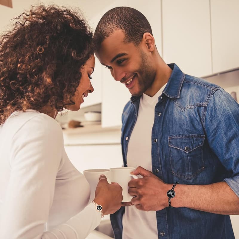 Long Distance Touch Bracelets for Couples - Smart Vibration & Light