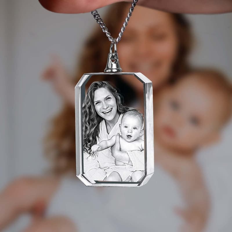 Personalized 3D Crystal Photo Necklace for Mother's Day