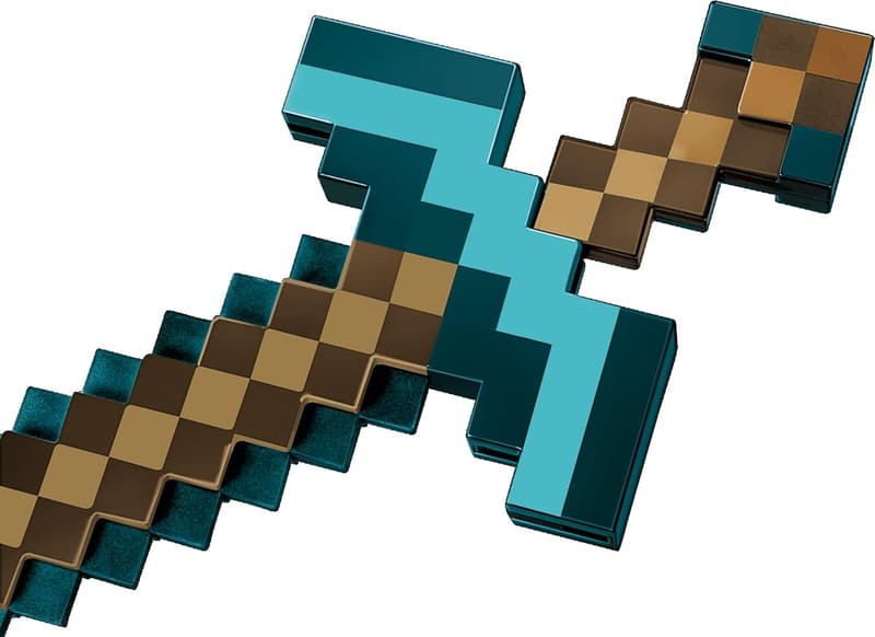 Minecraft 2-in-1 Transforming Diamond Sword & Pick-Axe Toy
