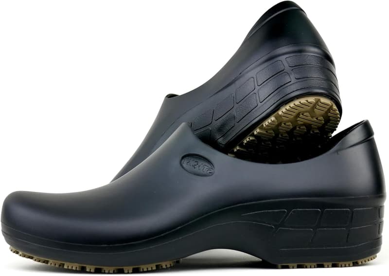 Waterproof Non-Slip Clogs for Women in Nursing and Culinary Fields