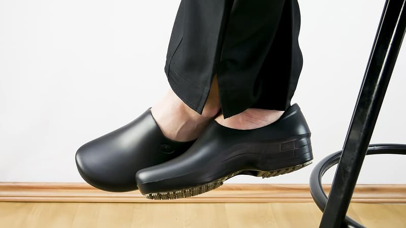 Waterproof Non-Slip Clogs for Women in Nursing and Culinary Fields