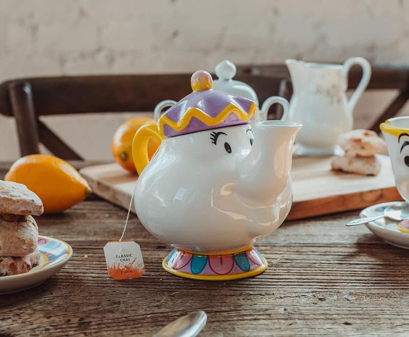 Disney Beauty and the Beast Mrs. Potts Teapot & Chip Cups Set