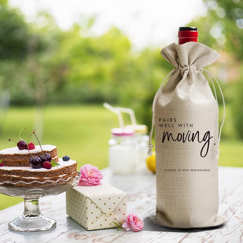 Housewarming Gift: Wine Bag for New Homeowners