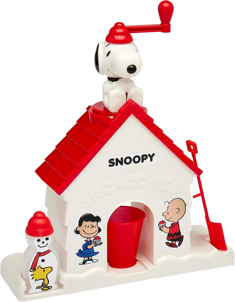 Snoopy Snow Cone Maker with Fruit Punch Flavor Packet