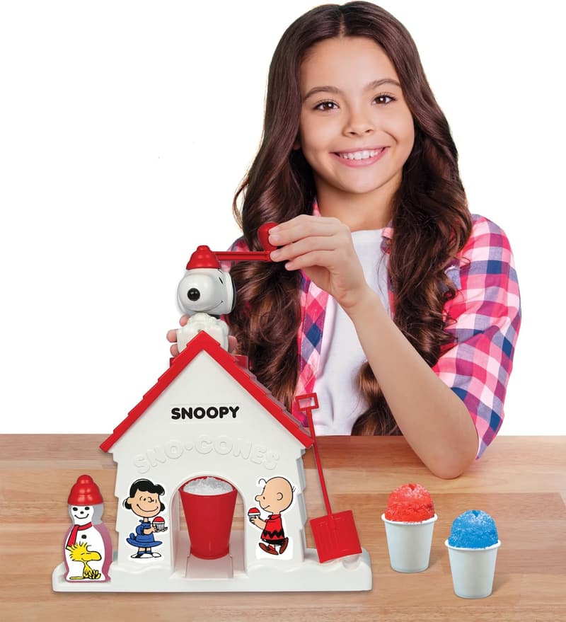 Snoopy Snow Cone Maker with Fruit Punch Flavor Packet