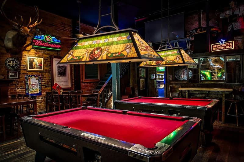 Vintage 3-Light Tiffany-Style Billiards Chandelier for Game Rooms