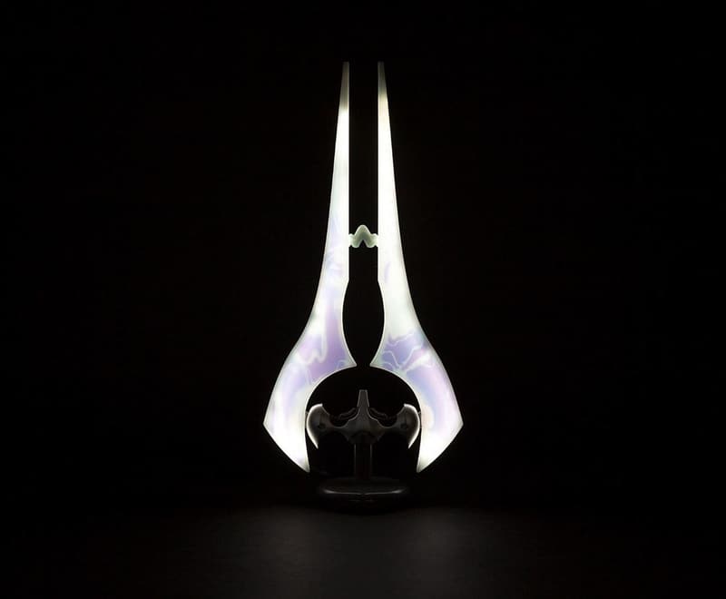 Halo Energy Sword LED Desk Lamp | Video Game Decor | 14