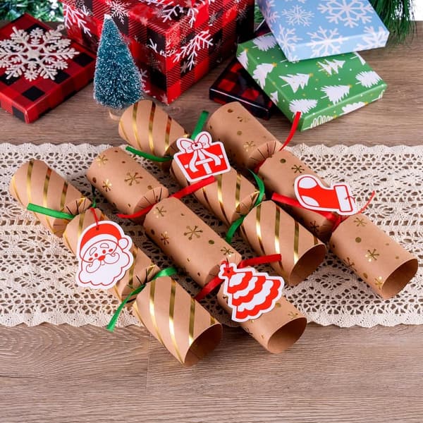 Christmas Party Table Favors Set - 8 Classic Designs