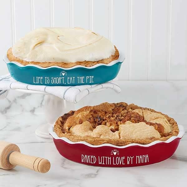 Personalized Classic Pie Dish in Hand-Glazed Stoneware - Red