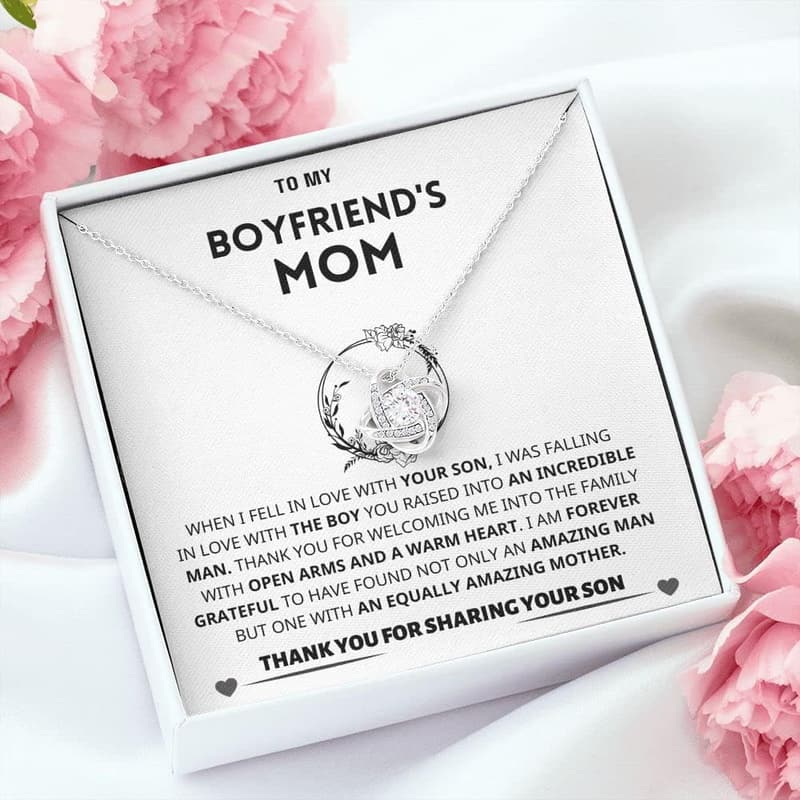 Personalized Mother's Day Necklace for Boyfriend's Mom