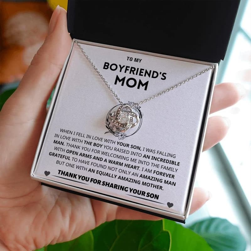 Personalized Mother's Day Necklace for Boyfriend's Mom
