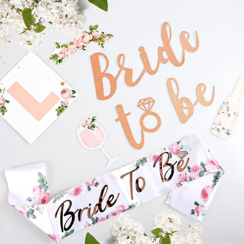 Bachelorette Party Decorations: Bride-to-Be Sash & Veil Set