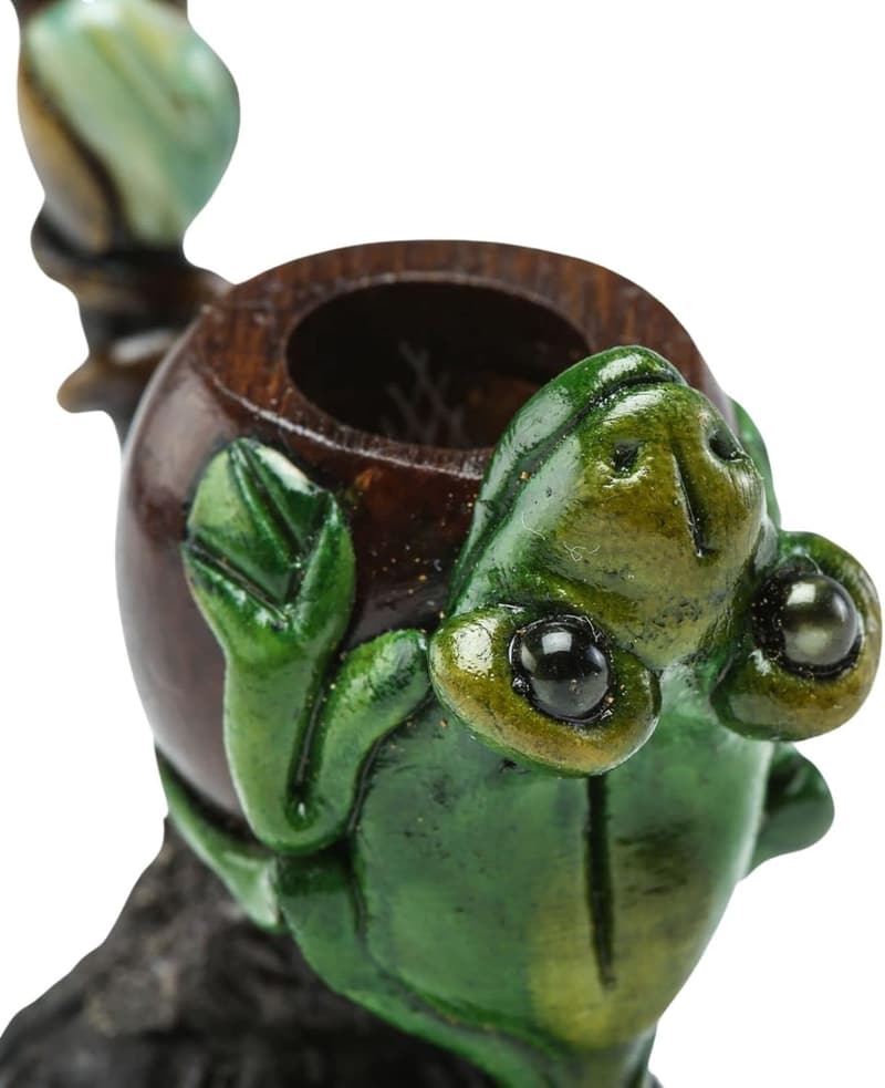 Andean Walnut Frog Smoking Pipe - Handmade in the Andes