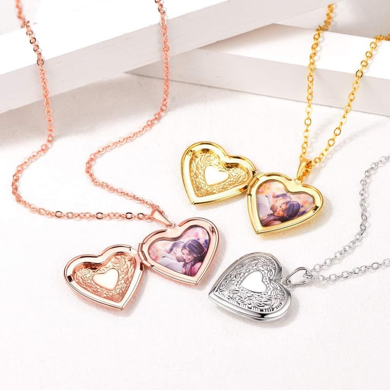 Personalized 14K Gold Photo Locket Necklace for Women