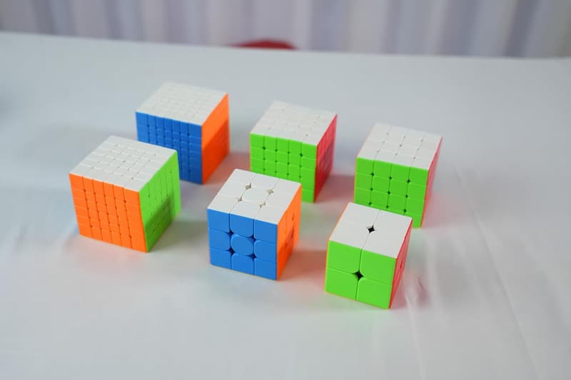 Speed Cube Set Gift Box - Moyu MFJS 2x2 to 7x7 Magic Cubes
