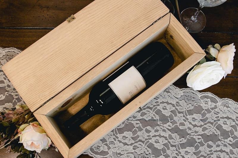 Custom Engraved Wine Box - Personalized Vintage Design