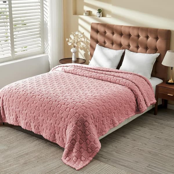 Cozy Heart Checkered Throw Blanket for Couples, All Season (Pink)