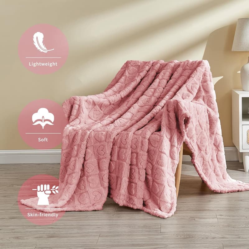 Cozy Heart Checkered Throw Blanket for Couples, All Season (Pink)