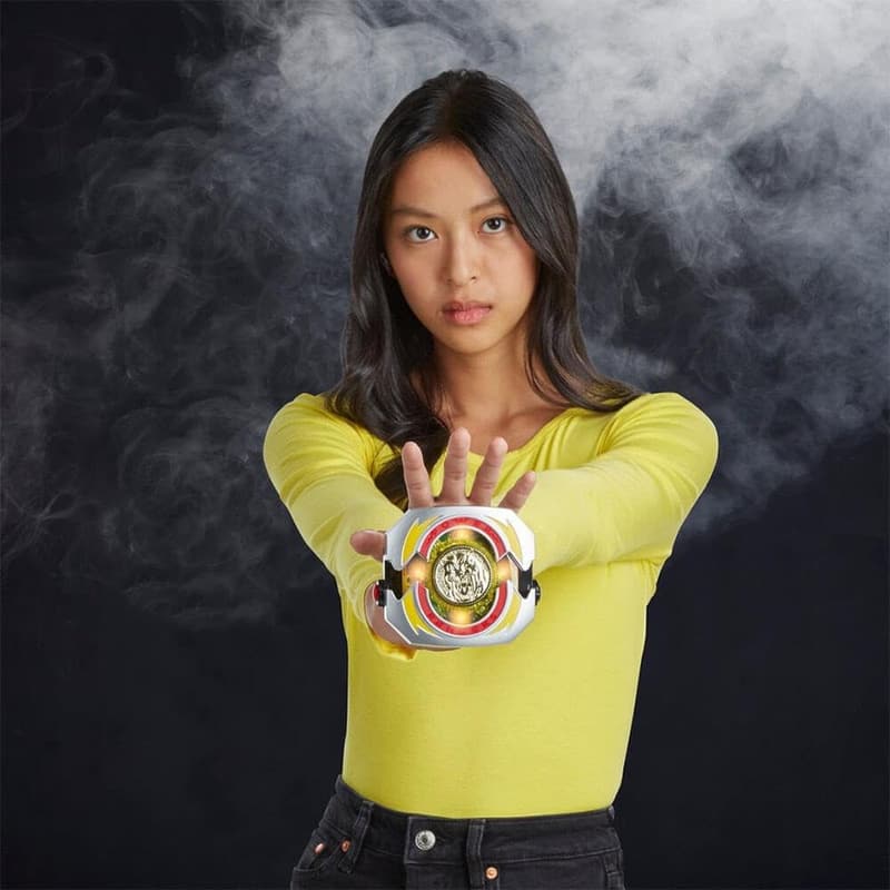 Mighty Morphin Yellow Ranger Power Morpher - Lightning Collection