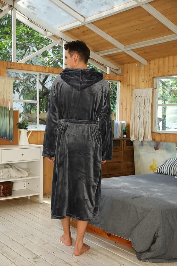 Men's Plush Fleece Hooded Bathrobe