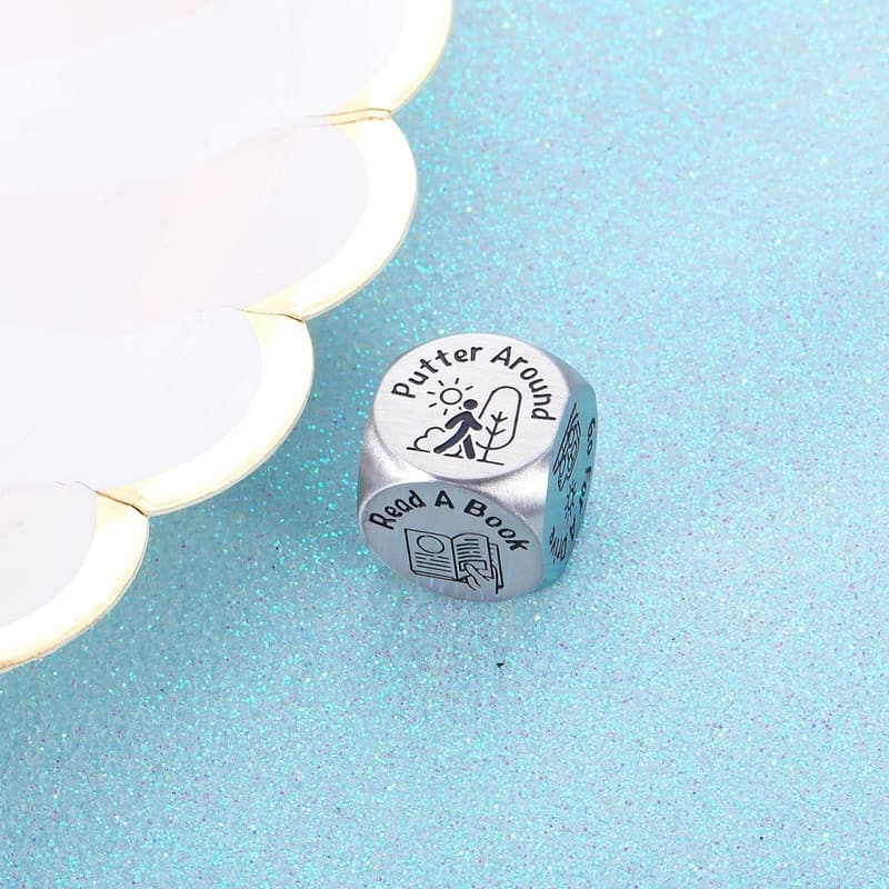 2025 Retirement Gifts: Funny Decider Dice for Colleagues