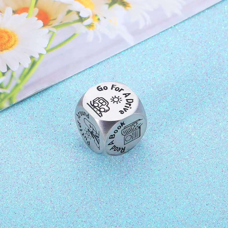 2025 Retirement Gifts: Funny Decider Dice for Colleagues