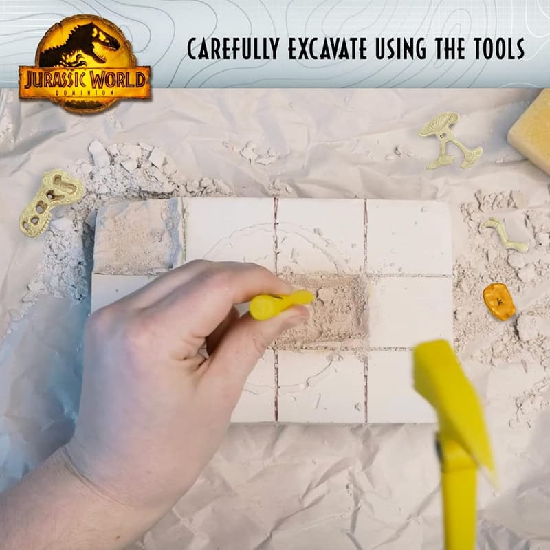 Jurassic World Dinosaur Dig STEM Kit - T. Rex & Amber Excavation