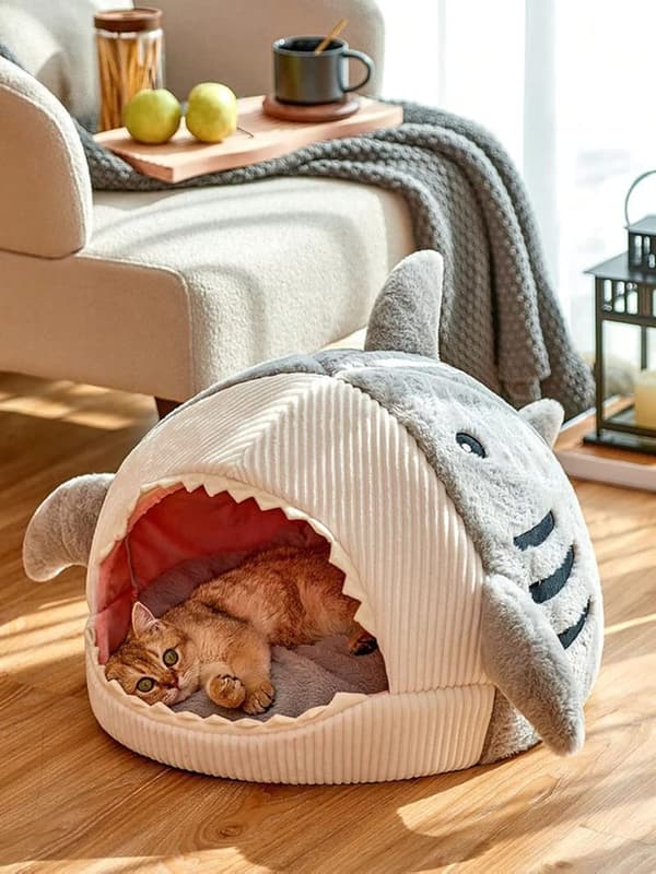 Shark-Shaped Cat Bed – Soft, Semi-Closed Nest for Small Pets