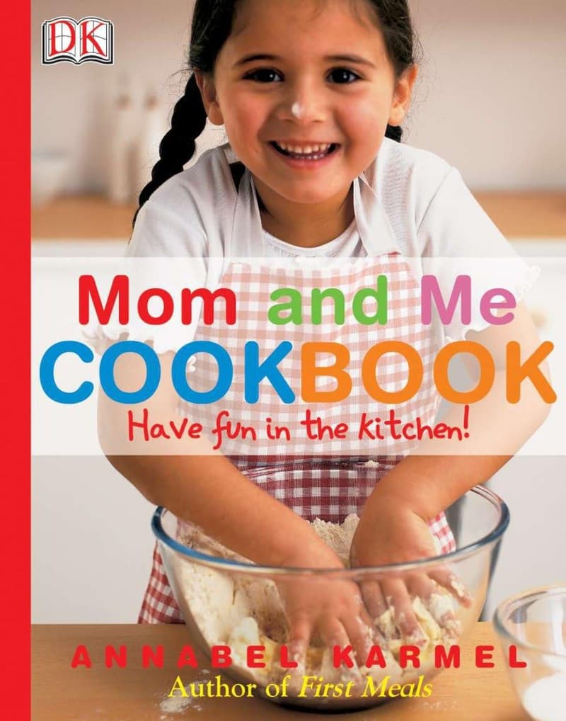 Mom and Me Cooking Together: A Family Cookbook
