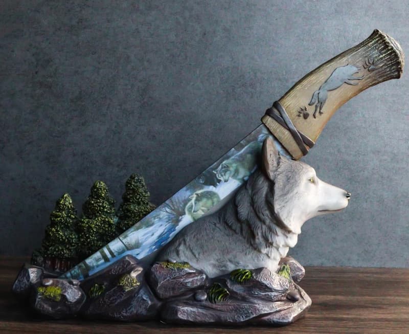 Gray Wolf Mountain Forest Statue with Stainless Steel Dagger Opener
