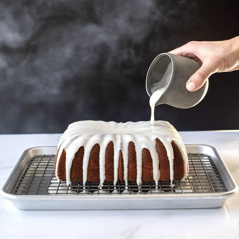 Nordic Ware Quarter Sheet with Nonstick Oven-Safe Grid