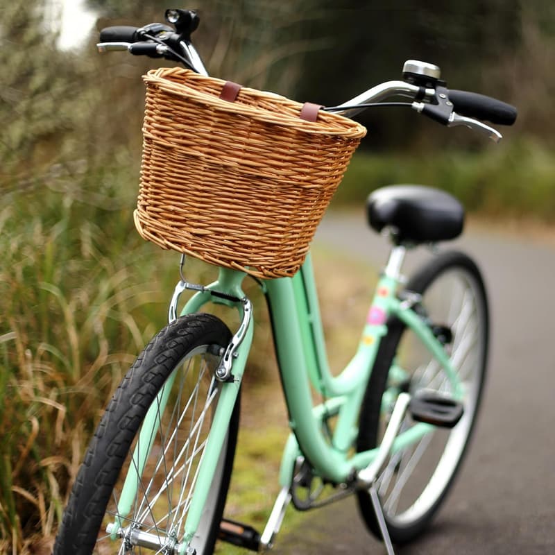 Light Brown Wicker Bike Basket – Universal Fit for Bikes