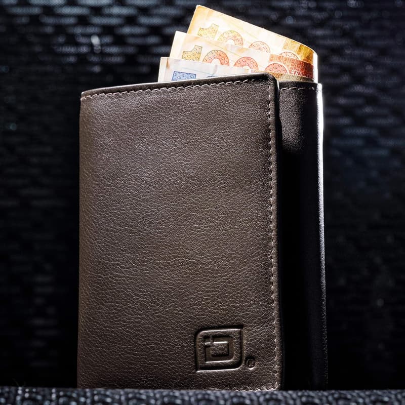 Men's RFID Blocking Leather Trifold Wallet in Brown with Gift Box