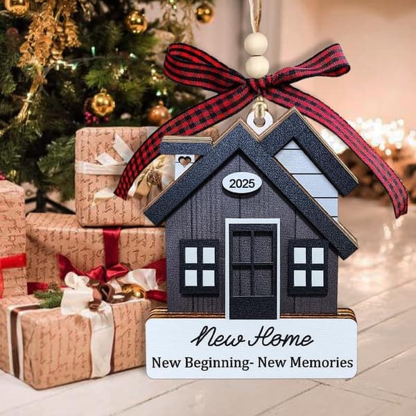Housewarming Gift - 2025 New Home Ornament for Couples & Homeowners