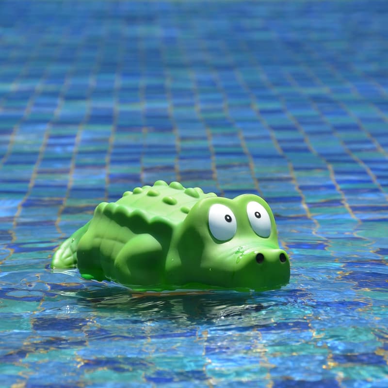 Floating Alligator Chlorine Dispenser for Pools & Spas