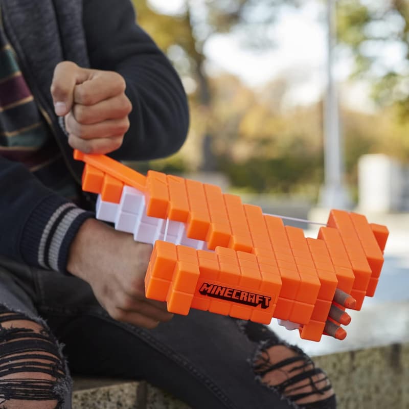 Minecraft Pillager's Dart-Blasting Crossbow with 3 Elite Darts